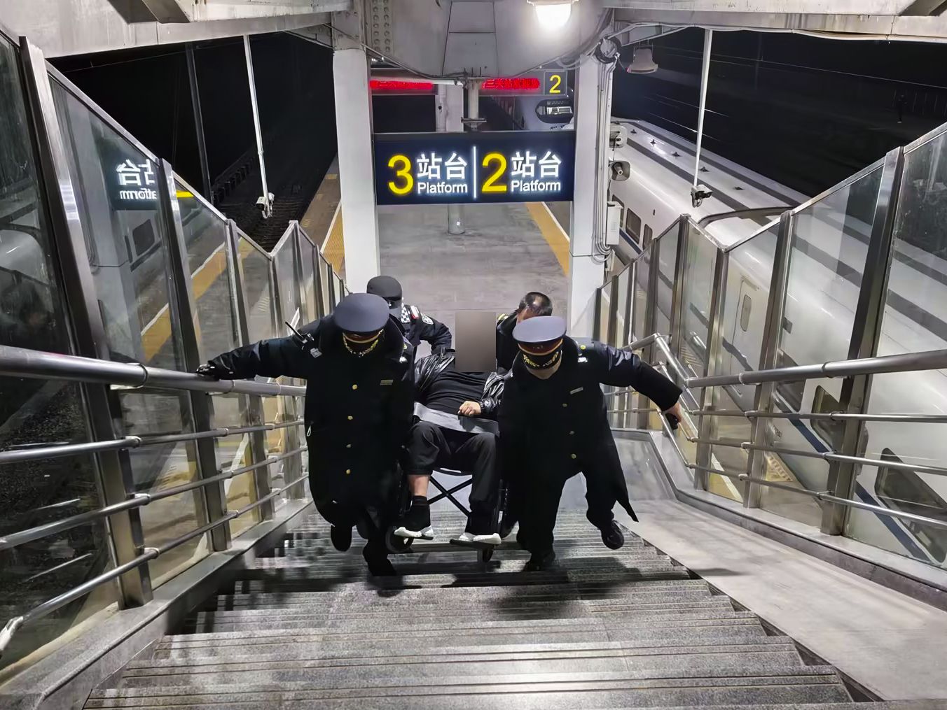 春运将至铁路部门提前谋划 筑牢出行安全防线