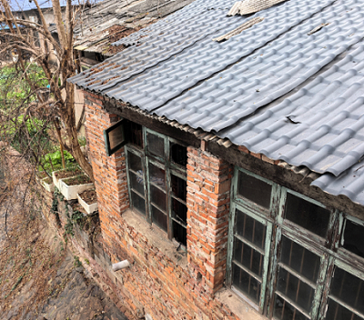 民房突然起火 慈利铁警快速扑灭