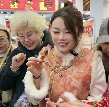 立山区妇联主席直播代言非遗美食 &ldquo;线上带货+线下展销&rdquo;助力年货大集