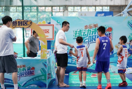 中国人寿护航青少年篮球梦 少年逐梦燃情赛场 国寿守护伴成长