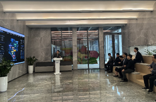 老挝代表团莅临利金城中心考察 共商跨境电商与中老贸易协作新机遇