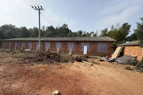 汨罗重拳出击 捣毁非法烟花爆竹储存点 查获千余件制品