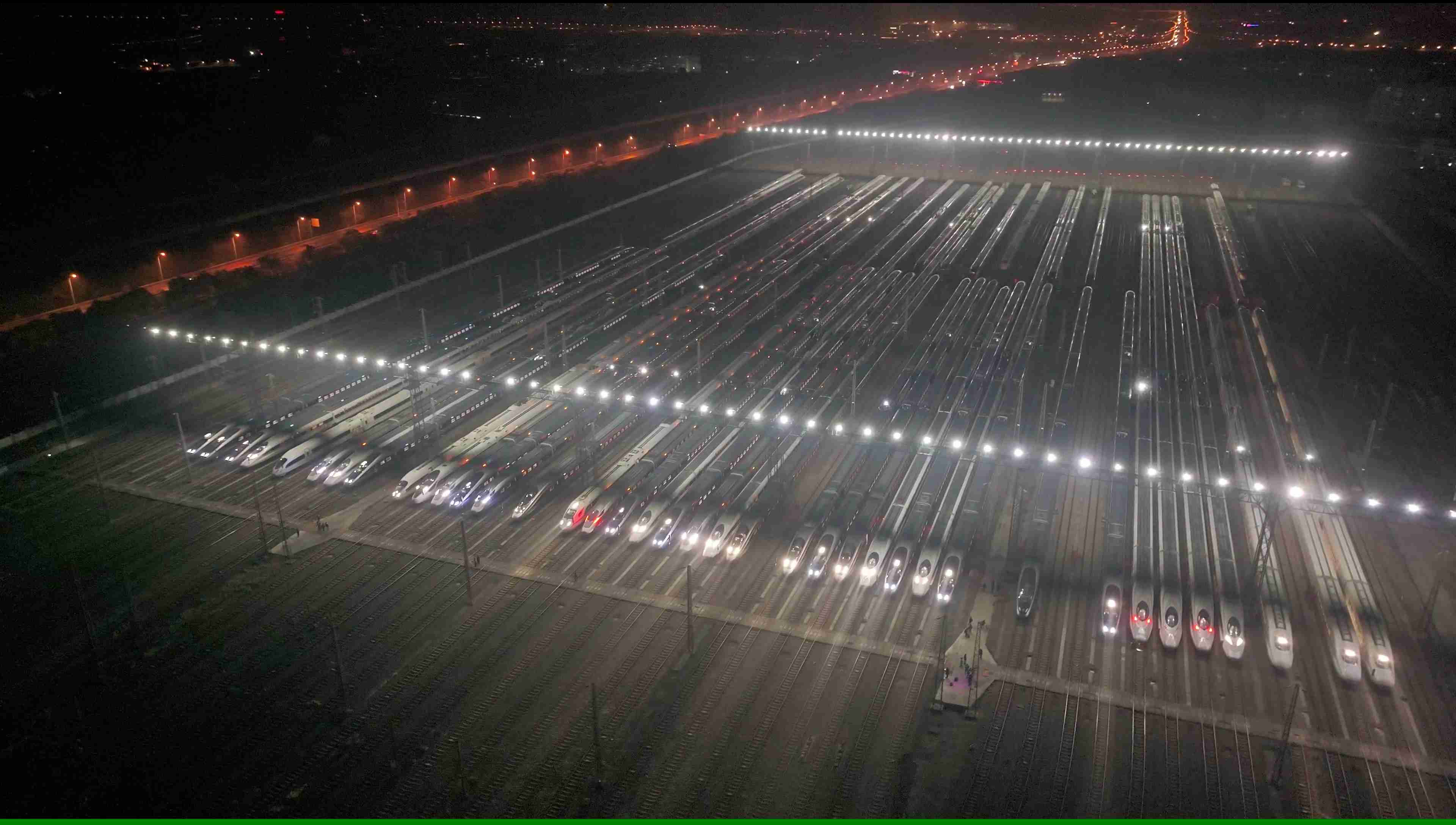 春运首日 武铁精心守护旅客安全有序出行