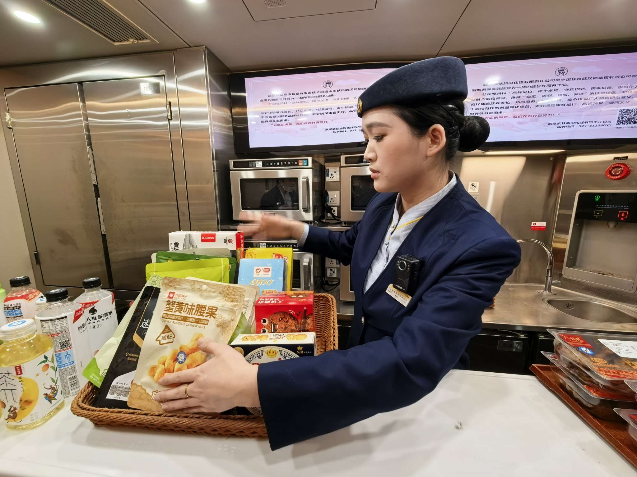 春运首日 武铁精心守护旅客安全有序出行