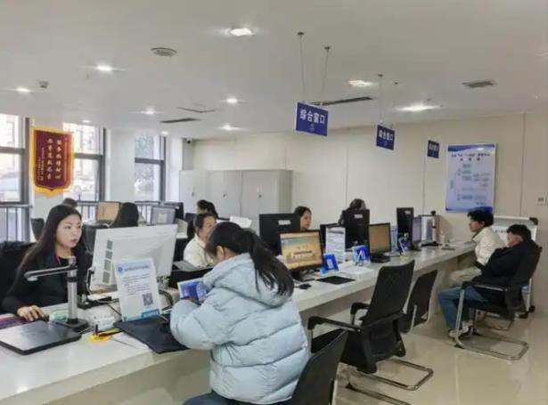 齐齐哈尔碾子山区人社局：标准化建设重构工资福利审批流程，服务提质增效暖民心