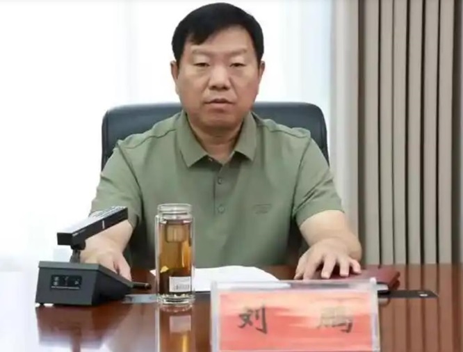 从&ldquo;天价雕塑&rdquo;到县委书记落马：一起公共工程的腐败&ldquo;解剖&rdquo;