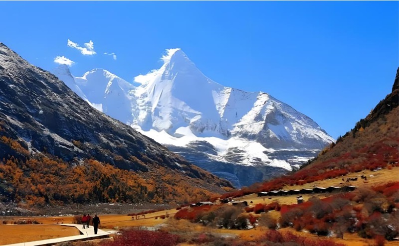 甘孜终身门票五天售出67万张 旅游转型从&ldquo;门票经济&rdquo;到&ldquo;终身陪伴&rdquo;