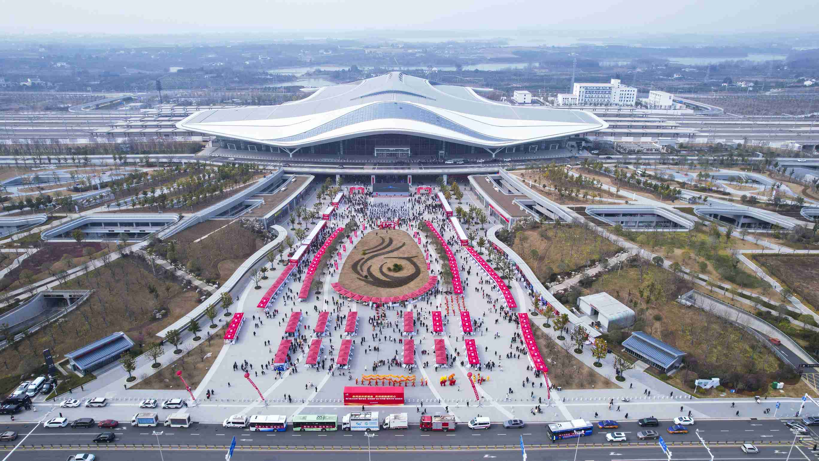 新春走基层 | 高铁专列暖归途！湖北荆门&ldquo;点对点&rdquo;接返3000务工人员