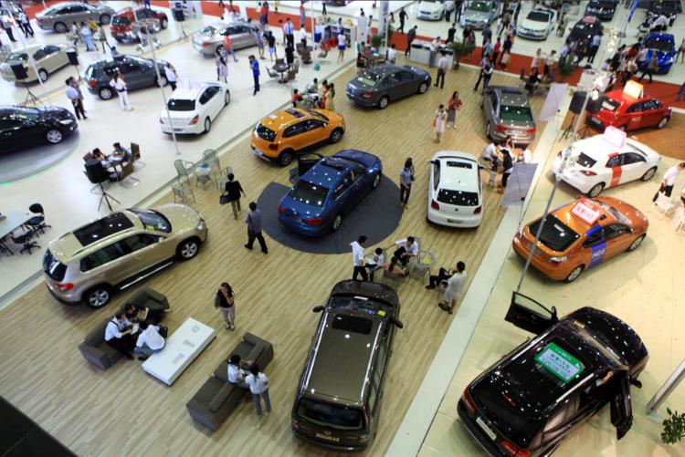 车市迎&ldquo;双重震慑&rdquo;：价格战划红线，智驾立安全闸