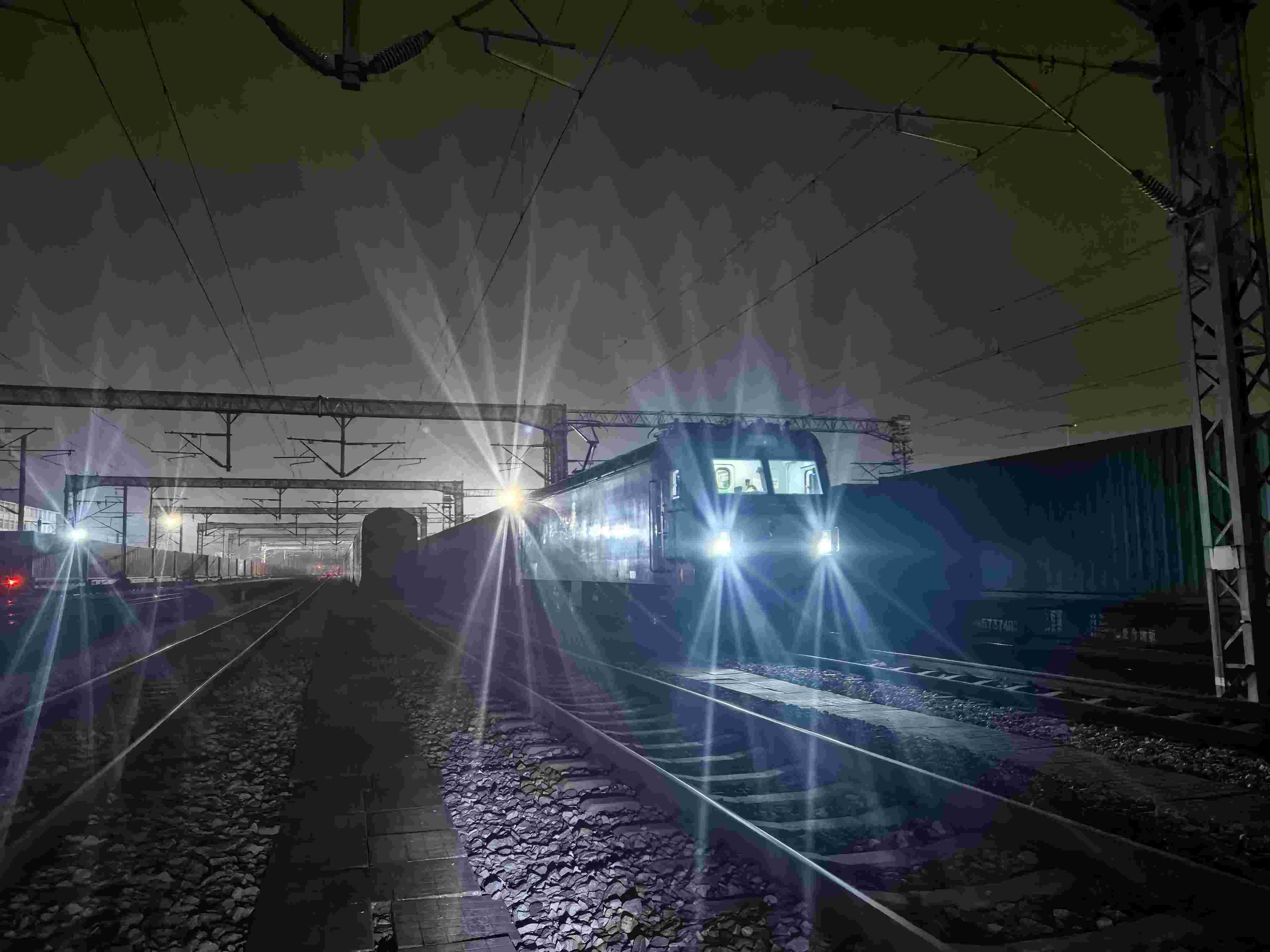 丙午马年首趟中欧班列（武汉）鸣笛启程