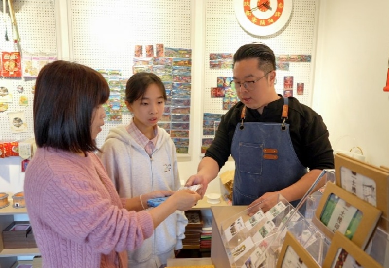 福建南靖：文旅融合焕新彩 土楼文创&ldquo;邮&rdquo;新篇