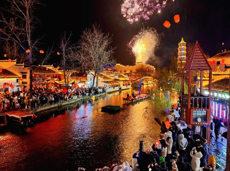 票根串起文化纽带，老街涌动时代新生 - 人文经济如何点燃马年新春消费&ldquo;第一把火&rdquo;