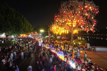 福建上杭：花灯如昼映杭城 百年民俗&ldquo;闹&rdquo;新春