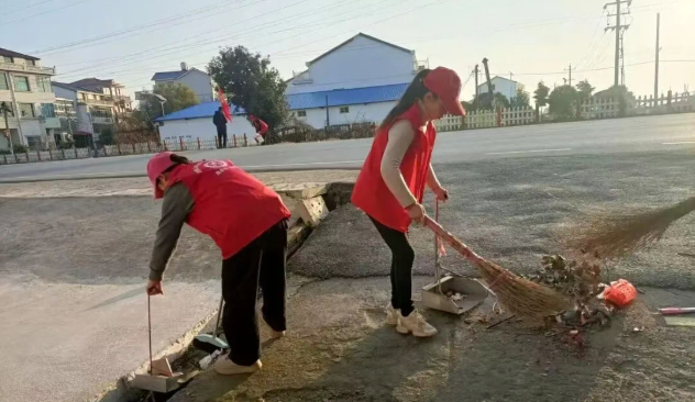 汨罗镇瞭家山社区：党群携手净家园 新春焕颜启新程