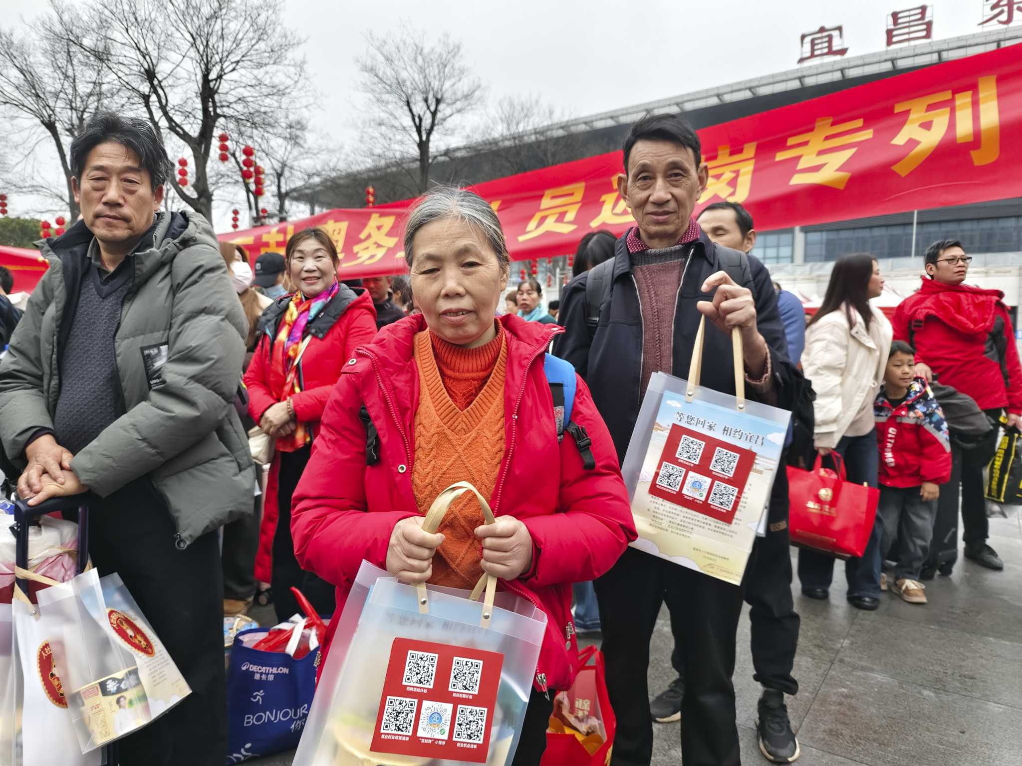 湖北宜昌开行2026年首趟&ldquo;点对点&rdquo;高铁返岗务工专列