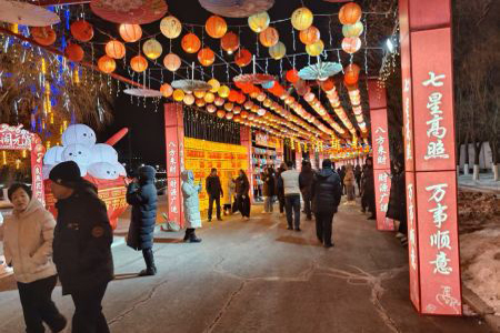 新春走基层 ｜ 黑龙江克山县非遗花灯映薯乡 三亮引领谱新篇