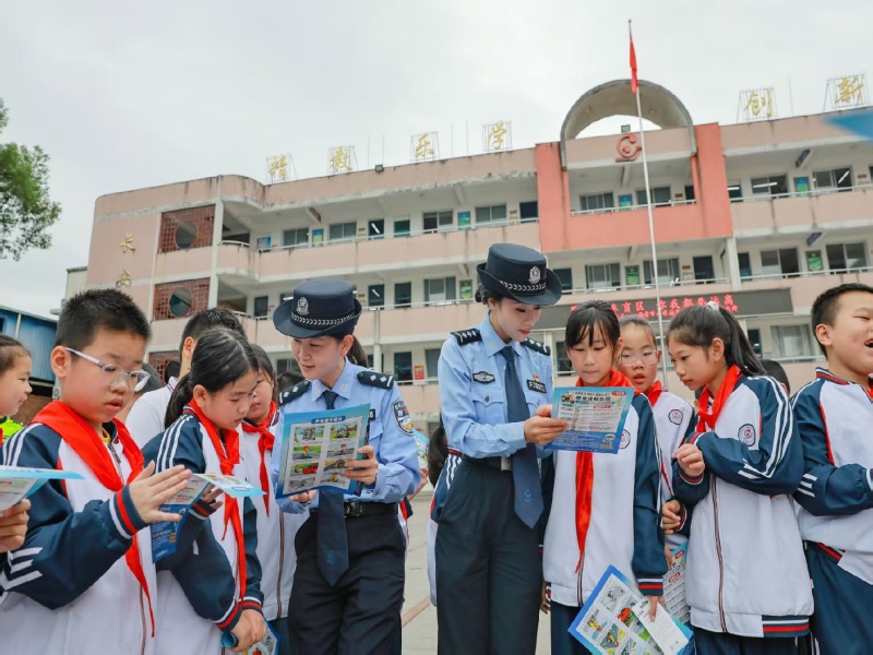 福建福安坂中派出所：山哈故里藏警色 畬鄉(xiāng)平安入畫來