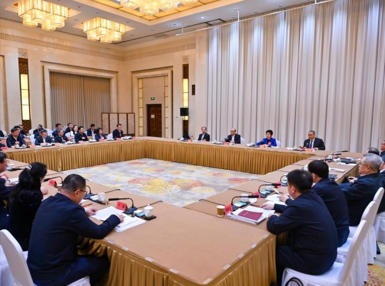 1640億斤！黑龍江代表團(tuán)開(kāi)放日亮出&ldquo;二十二連豐&rdquo;成績(jī)單，省長(zhǎng)放話：2030年要產(chǎn)2000億斤糧