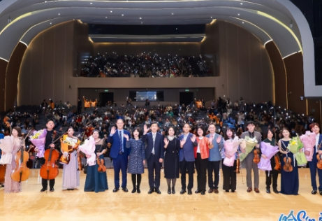 哈Sir愛(ài)樂(lè)之旅暨恒安標(biāo)準(zhǔn)人壽山東分公司成立20周年答謝音樂(lè)會(huì)溫情奏響