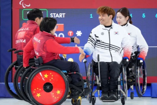 哈體教練員指導(dǎo)中國(guó)隊(duì)奪得冬殘奧會(huì)歷史首枚輪椅冰壺混雙金牌