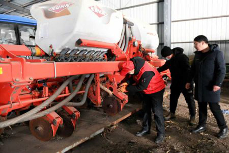 北大荒克山农场科技领航备耕忙 农资下摆&ldquo;精准达&rdquo;