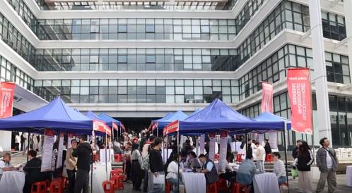 椰城引才&ldquo;春来早&rdquo;：2845个岗位诚意揽返乡青年 现场解锁&ldquo;AI求职+政策红包&rdquo;