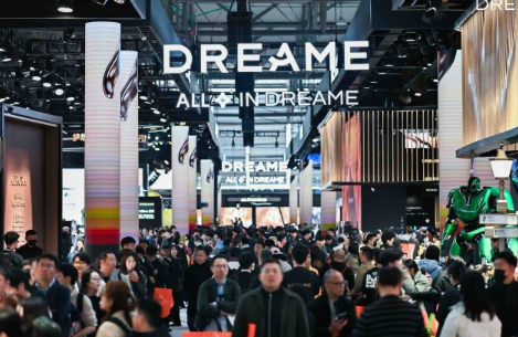 拓界家AI手机亮相AWE2026，以硬核创新赋能超级个体、重构千行万业