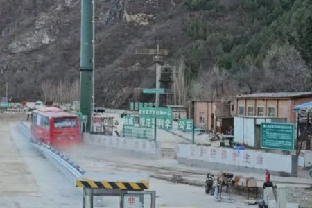 创新引领安全 硬核护航通途│福建高速路桥新材料公司两款护栏产品实现技术突破