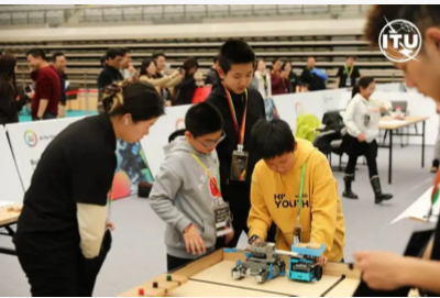 新网银行见证青少年科创实践：用机器人探索粮食安全的未来解法