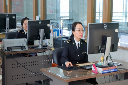 绥芬河海关多举措保障春耕农资通关 进口钾肥量大幅增长