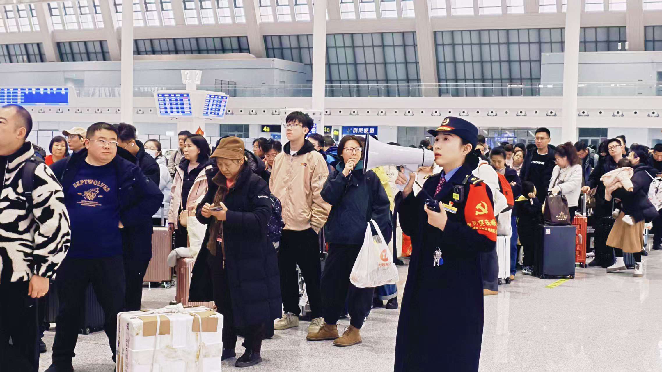 清明小长假 武铁预计发送旅客452万人次