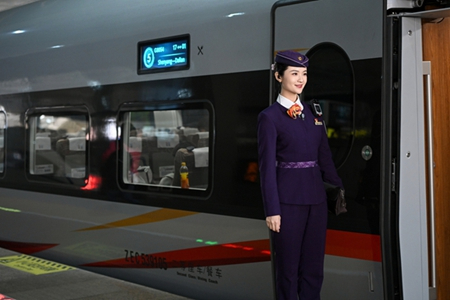 雨润春归处 &ldquo;小云有礼&rdquo;伴春行- 记大连客运段动车一队列车长刘虹云