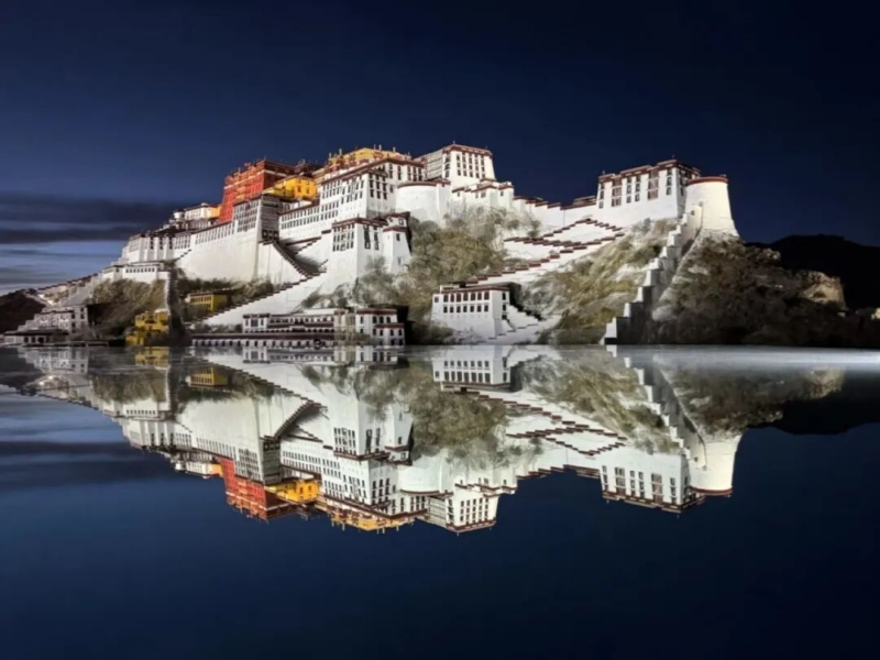 探秘西藏：从雪山云海到圣城古寺 一场入心的雪域奔赴