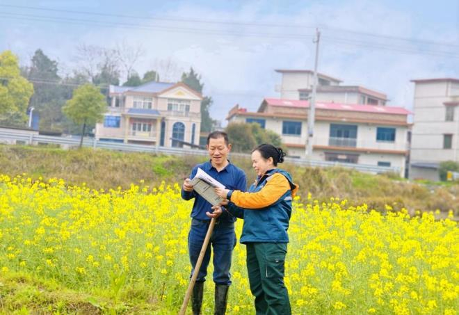 隆回邮政&ldquo;农资+金融&rdquo;下乡 助力春耕备耕服务乡村振兴