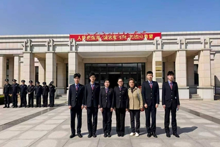 大连客运段关工委：&ldquo;五老&rdquo;踏歌传薪火 &ldquo;雷锋&rdquo;号上续华章