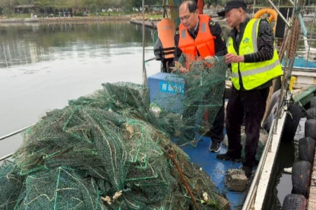 厦门开展海沧湖专项执法巡查：联合执法护生态 深化管护拆违网