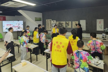 墨香润童心：鼓楼慈善&ldquo;心灵守望&rdquo;助力特殊儿童艺术成长