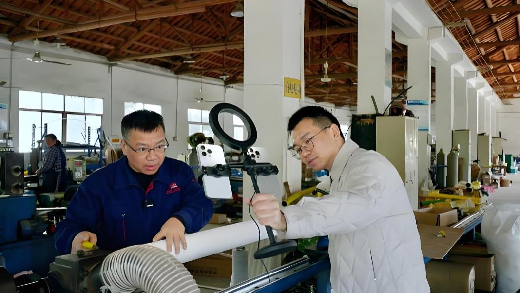 车间变直播间、工厂变共享平台 - 张家口探索工业&ldquo;触网&rdquo;新路径