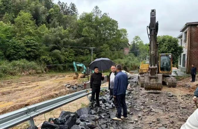 湖南醴陵：搶抓農(nóng)時守底線 高標(biāo)準(zhǔn)農(nóng)田建設(shè)與防汛度汛&ldquo;兩不誤&rdquo;