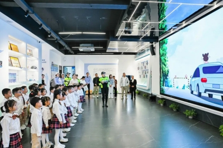 福建福安：&ldquo;寶貝頭盔計(jì)劃&rdquo;進(jìn)校園 人大代表政協(xié)委員共上&ldquo;安全課&rdquo;