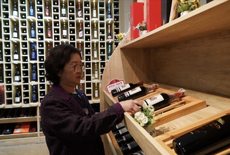 戈壁滩上&ldquo;酿&rdquo;出香港订单：新疆新雅葡萄酒业的产业链升级之路