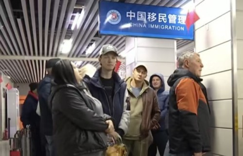 黑龙江东宁市：中俄游客畅游田园农场乐享旖旎风光