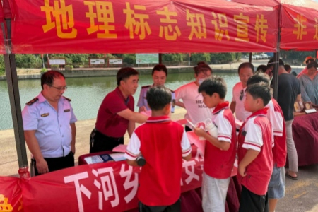 科技小院+方言课堂+无人机表演 云霄&ldquo;三下乡&rdquo;玩出新花样