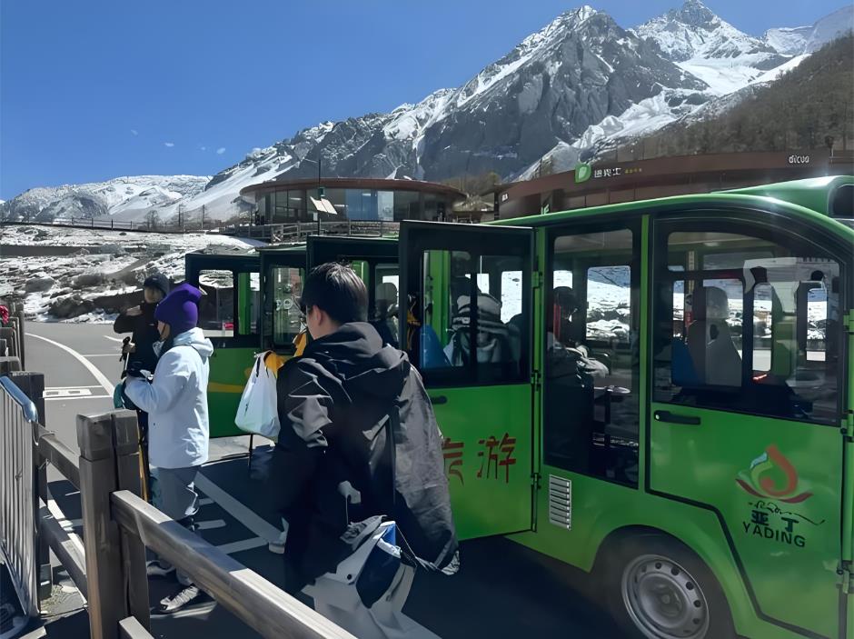 封路&ldquo;圈钱&rdquo;：稻城亚丁的生意经必须停一停了