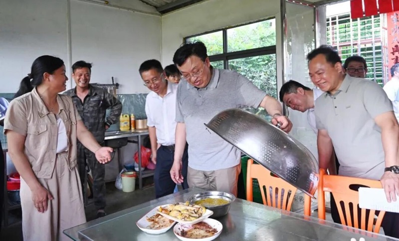 省委书记吃住在村解剖麻雀：海南以问题整改&ldquo;硬招&rdquo;打通乡村振兴&ldquo;最后一公里&rdquo;