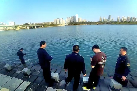 无证潜水"玩不转" - 厦门海洋发展局开出涉海高危体育项目执法改革首张罚单