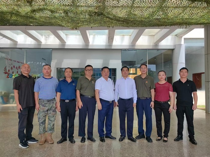 退役不褪色 融合开新局 - 海南拥军爱警团队走进中军兵站共谋军民融合发展