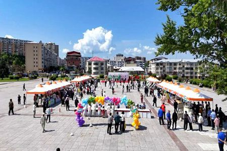 绥芬河庆祝建党105周年文明实践大集：边城粽香飘四海 文明新风润口岸
