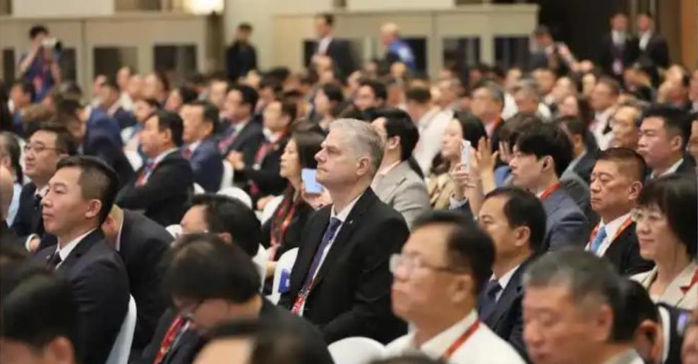 44国357家跨国巨头齐聚浮山湾：青岛峰会向全球递出"十五五"邀请函