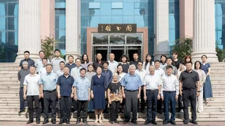 中外学者共聚辽宁研讨儒学国际传播 《安乐哲文集》编纂工作正式启动